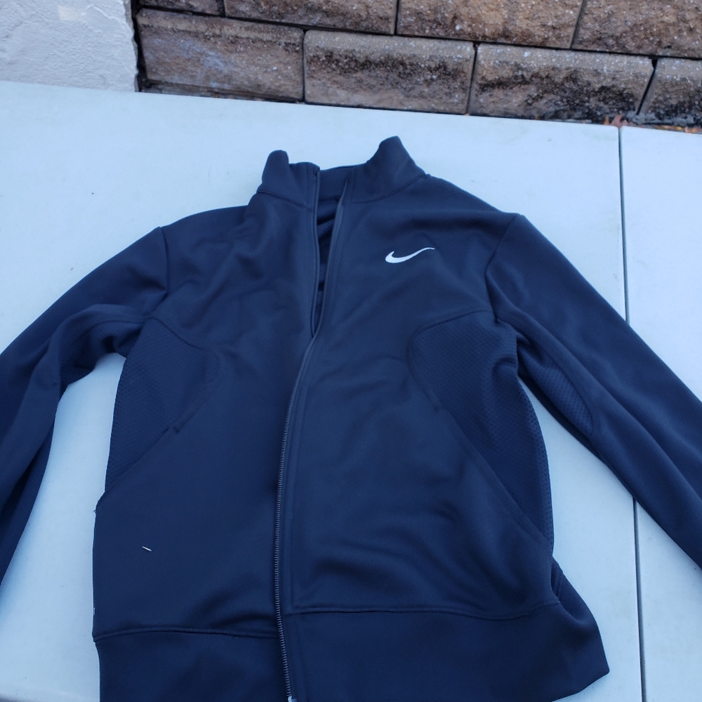 Boys Nike light jacket size large